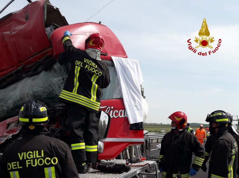 Incidente Mortale Sulla A Scontro Tra Camion Tra Latisana E Portogruaro