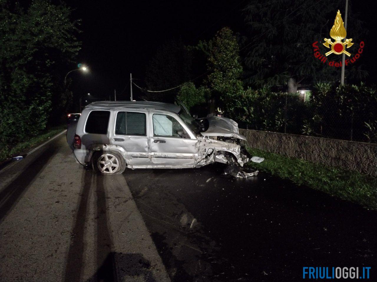 Incidente Ad Aviano, Auto Finisce Contro La Colonnina Del Gas